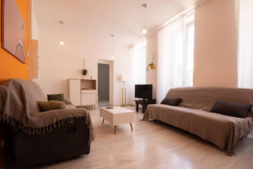 La Fontaine Neuve-Avallon-5 Personnes-1 Chambre-3 Lits-Parking-Wifi エクステリア 写真